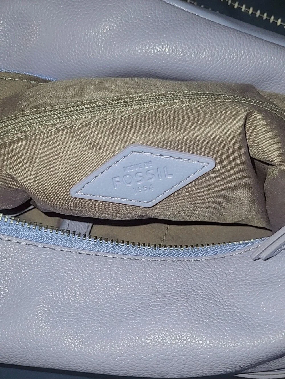 Leather Shoulder Bag in Light Lavender - Fossil